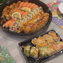 Large Maki & Sushi Tray B (64pcs)