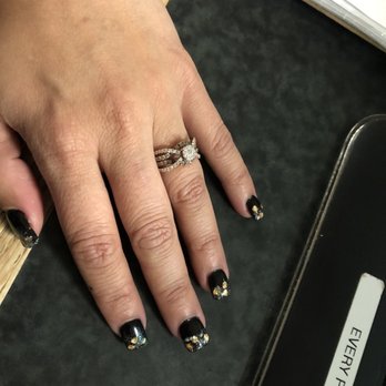 LA Nails - Nail Salons Near Me - Milford, Massachusetts