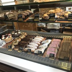 O'Hehirs - Bakery display
