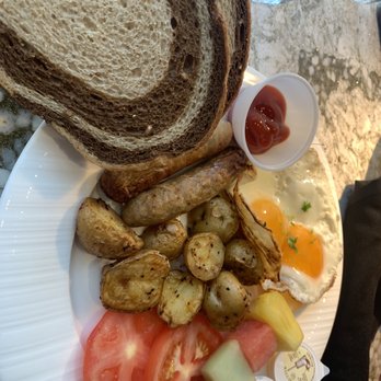 Matrix Hotel - Complimentary breakfast - Hotels Near Me - Edmonton, Alberta