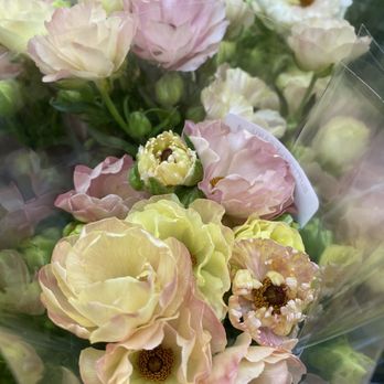 Trader Joe's - Ranunculus - Grocery Near Me - Las Vegas, Nevada Trader Joe's - Ranunculus - Grocery Near Me - Las Vegas, Nevada