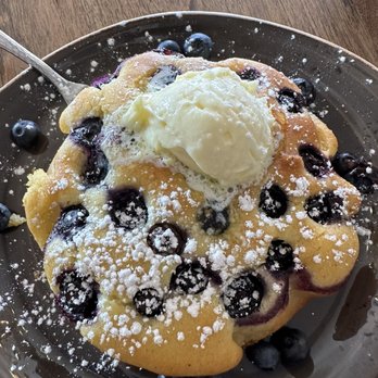 Flour Mill Scratch Kitchen Restaurant - Blueberry cornbread, yum! - Canadian (New) Near Me - Niagara Falls, Ontario