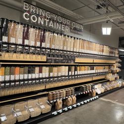 MOM's Organic Market