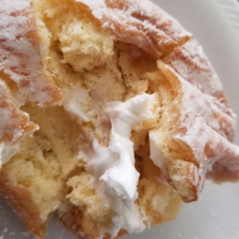 Dunkin' - 26 September 2018. My bad luck. Ordered two vanilla kreme donuts. Both donuts had barely 1/2 teaspoon each of kreme. Highly disappointed. - Donuts Near Me - Hanford, California Dunkin' - 26 September 2018. My bad luck. Ordered two vanilla kreme donuts. Both donuts had barely 1/2 teaspoon each of kreme. Highly disappointed. - Donuts Near Me - Hanford, California