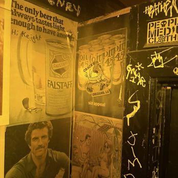 Pal's Lounge - Bathroom - Lounges Near Me - New Orleans, Louisiana