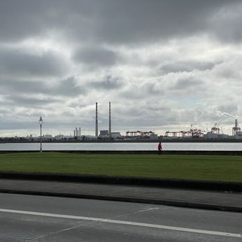 Clontarf Promenade - Parks Near Me - Dublin, D