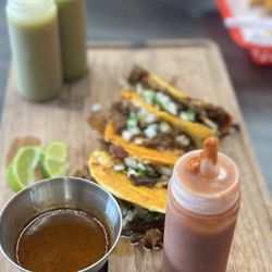 Antojitos locos - Birria Tacos