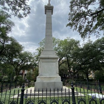Monterey Square - Landmarks & Historical Buildings Near Me - Savannah, Georgia Monterey Square - Landmarks & Historical Buildings Near Me - Savannah, Georgia
