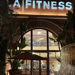 LA Fitness - Exterior