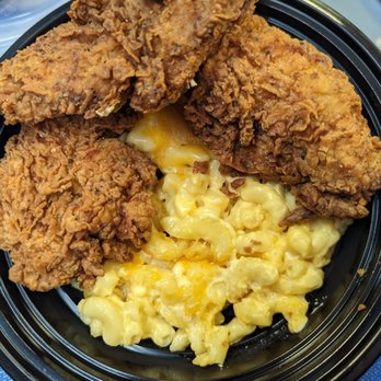 Lorraine’s Cafe - fried chicken and macaroni and cheese - Food Trucks Near Me Lorraine’s Cafe - fried chicken and macaroni and cheese - Food Trucks Near Me