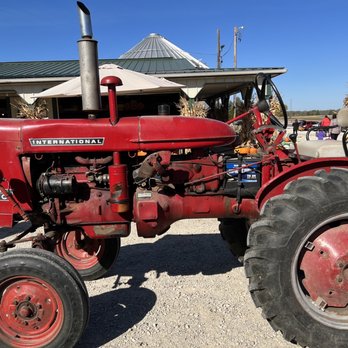 Silver Spring Pumpkin Farm - Pumpkin Patches Near Me - Menomonee Falls, Wisconsin