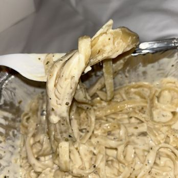 Razzís Pizzería - Hard clumpy Alfredo noodles and flavorless sauce - Pizza Near Me - Seattle, Washington Razzís Pizzería - Hard clumpy Alfredo noodles and flavorless sauce - Pizza Near Me - Seattle, Washington