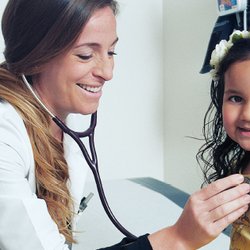 Neighborhood Healthcare Arlanza Family Health Center - Neighborhood Healthcare patient and doctor