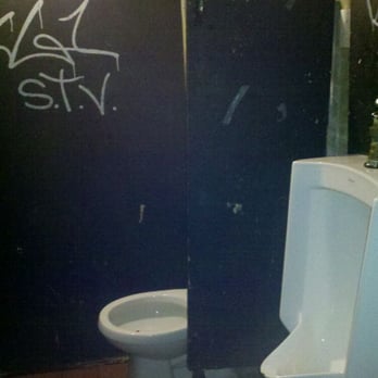 Coyote Ugly - Toilets not so clean - Dive Bars Near Me - New York, New York