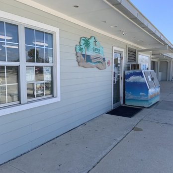 Anastasia State Park - Little store with supplies and food. - Parks Near Me - Saint Augustine, Florida
