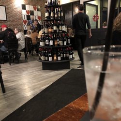 Piccolo - Dining area