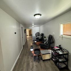 Wildflower Beauty Salon - Pedicure chairs