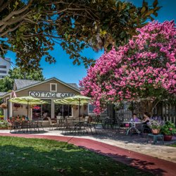 Cottage Cafe - Cottage Cafe patio!