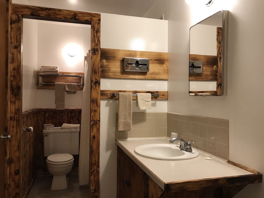 NORTH POWDER MOTEL Updated September 2024 23 Photos & 13 Reviews