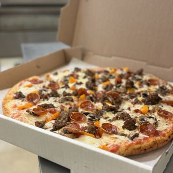 Ground Xero - To-go Pizza - Gastropubs Near Me - Northfield, Ohio
