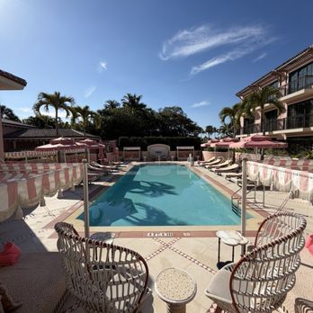 Palm House - Pool - Hotels Near Me - Palm Beach, Florida Palm House - Pool - Hotels Near Me - Palm Beach, Florida