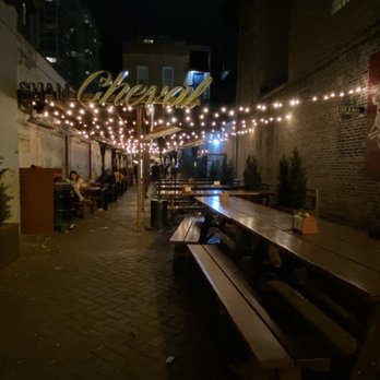 Small Cheval- Old Town - Burgers Near Me - Chicago, Illinois