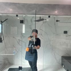 ALA Cleaning Services - bathroom glass cleaning