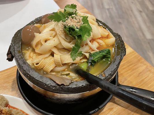 粉爱面 Potato Powder Love Noodle by null