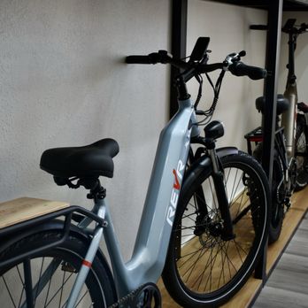 Riding 5 Electric Bikes - Bikes Near Me - Claremont, California Riding 5 Electric Bikes - Bikes Near Me - Claremont, California