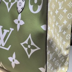 Wright Pawn & Jewelry - Limited edition. Unlimited style. See every angle of this LV OnTheGo GM at Wright's.