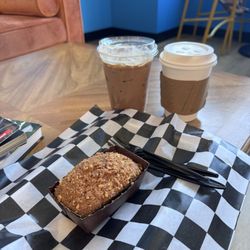 Meanwhile Coffee - Iced nutella latte, pistachio latte and banana bread