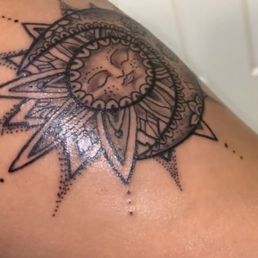 Fresh tattoo on my thigh (sorry for the weird angle) Fresh tattoo on my thigh (sorry for the weird angle)