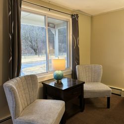 Giovanni's Red Rose Motel - King room