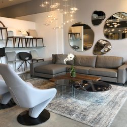 Anima Domus Aventura - Bond Sofa and Lobster Swiveling Armchairs with Lago Center Table Setting
