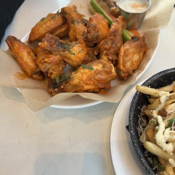 Thompson 105 - Wings - Italian Near Me - Scottsdale, Arizona Thompson 105 - Wings - Italian Near Me - Scottsdale, Arizona