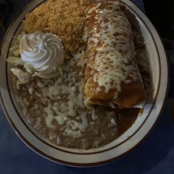 El Patrón - Wet asada burrito with rice and beans and a dolup if sour cream - Mexican Near Me - Bakersfield, California El Patrón - Wet asada burrito with rice and beans and a dolup if sour cream - Mexican Near Me - Bakersfield, California