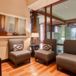 Five Lakes Spa Aveda At DoubleTree - Waiting Area