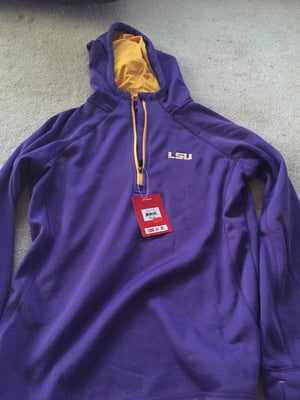 DICK'S Sporting Goods by null