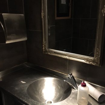 Victoires - French Near Me - Paris, 75