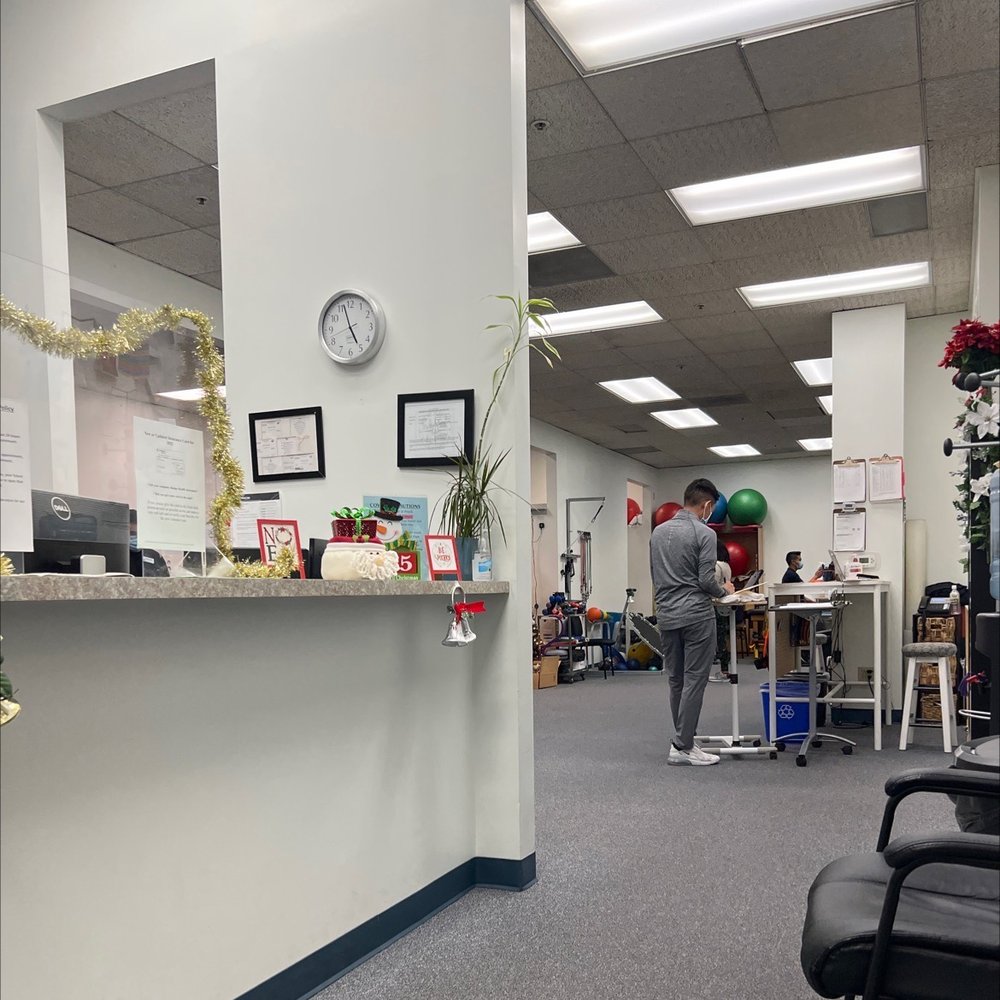 SELECT PHYSICAL THERAPY GLENDALE 15 Photos & 29 Reviews 1111 N