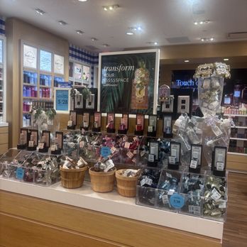 Bath & Body Works - Cosmetics & Beauty Supply Near Me - Sherman Oaks, California