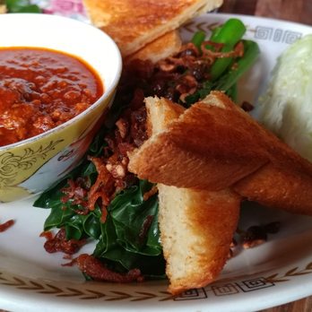 Expatriate - Brocolini, ragu and toast. You MUST add everything together, no so good individually. - Cocktail Bars Near Me - Portland, Oregon