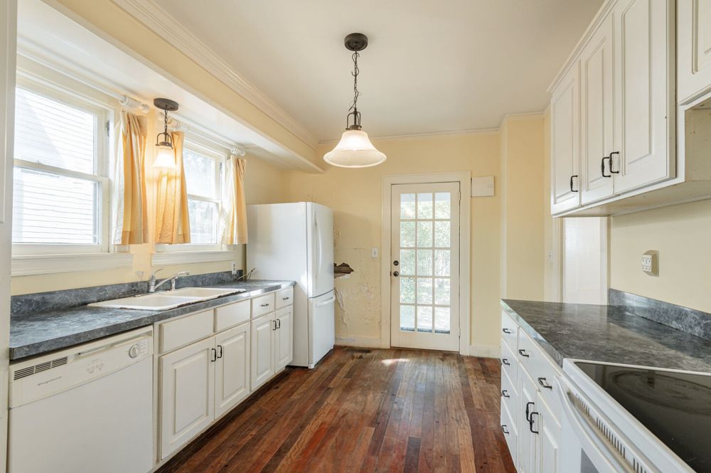 Slide of SOLID Renovations