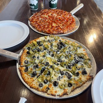 Mountain Mike's Pizza - Olive and jalapeño with white garlic sauce and classic pepperoni - Pizza Near Me - Costa Mesa, California Mountain Mike's Pizza - Olive and jalapeño with white garlic sauce and classic pepperoni - Pizza Near Me - Costa Mesa, California