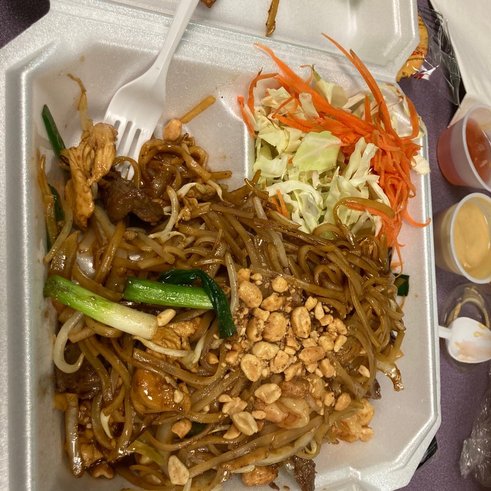 Pad Thai with Chicken and Shrimp. Pad Thai with Chicken and Shrimp.