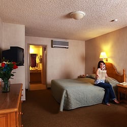 La Villa de Zaragoza - Typical single room.