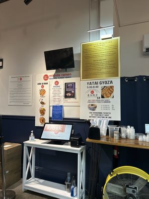 midnite ramen by null