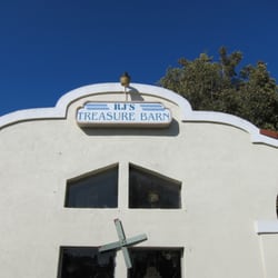 RJ's Treasure Barn - The sign.