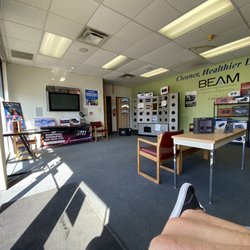 H & R Auto Radio Service, Inc - Waiting area
