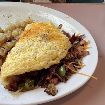 Main Street Grill - American Near Me - Centralia, Washington